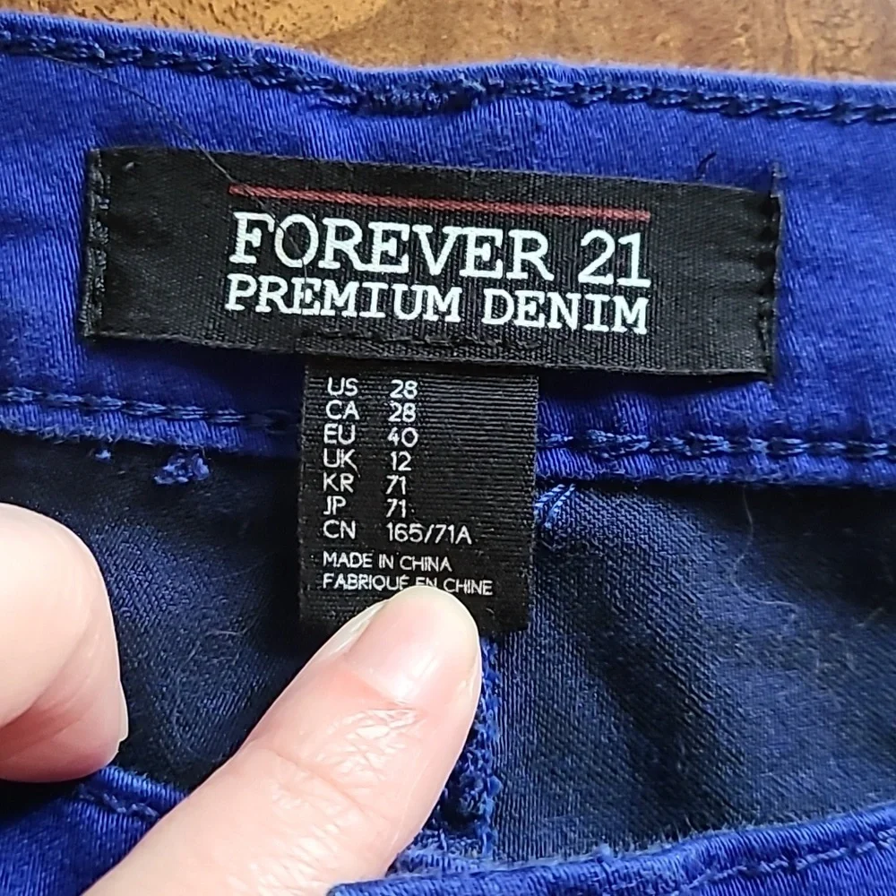 🎉Host Pick🎉 Forever 21 Colbat Blue Ankle Zipper Jeans - Picture 4 of 11